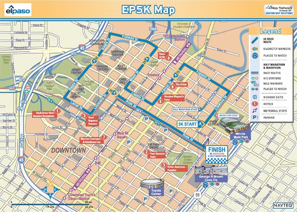 Houston ep5K 2009 0612.jpg - Check the map, since if you are the leader you need to know where to turn! (Right)
